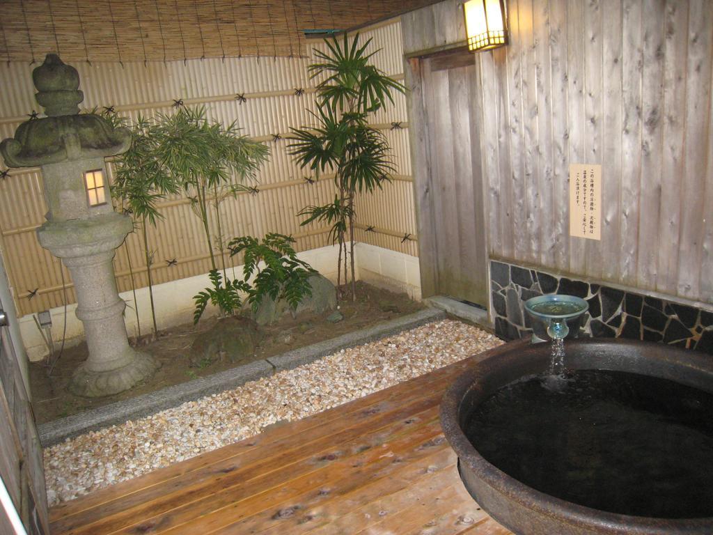 Utsumionsen Ichizu Hotel Aichi Bagian luar foto
