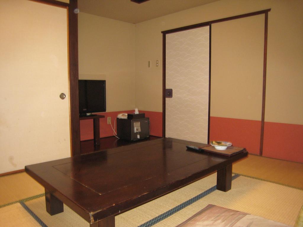 Utsumionsen Ichizu Hotel Aichi Bagian luar foto