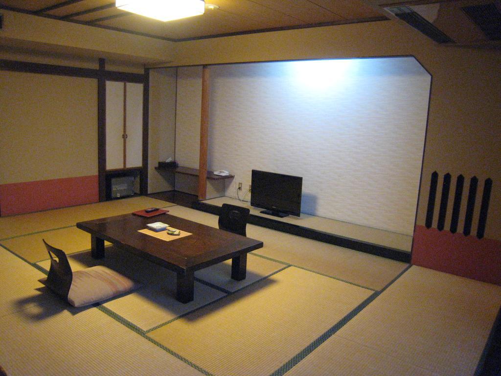 Utsumionsen Ichizu Hotel Aichi Bagian luar foto