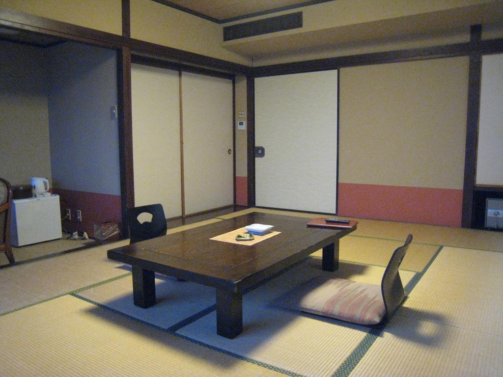 Utsumionsen Ichizu Hotel Aichi Bagian luar foto